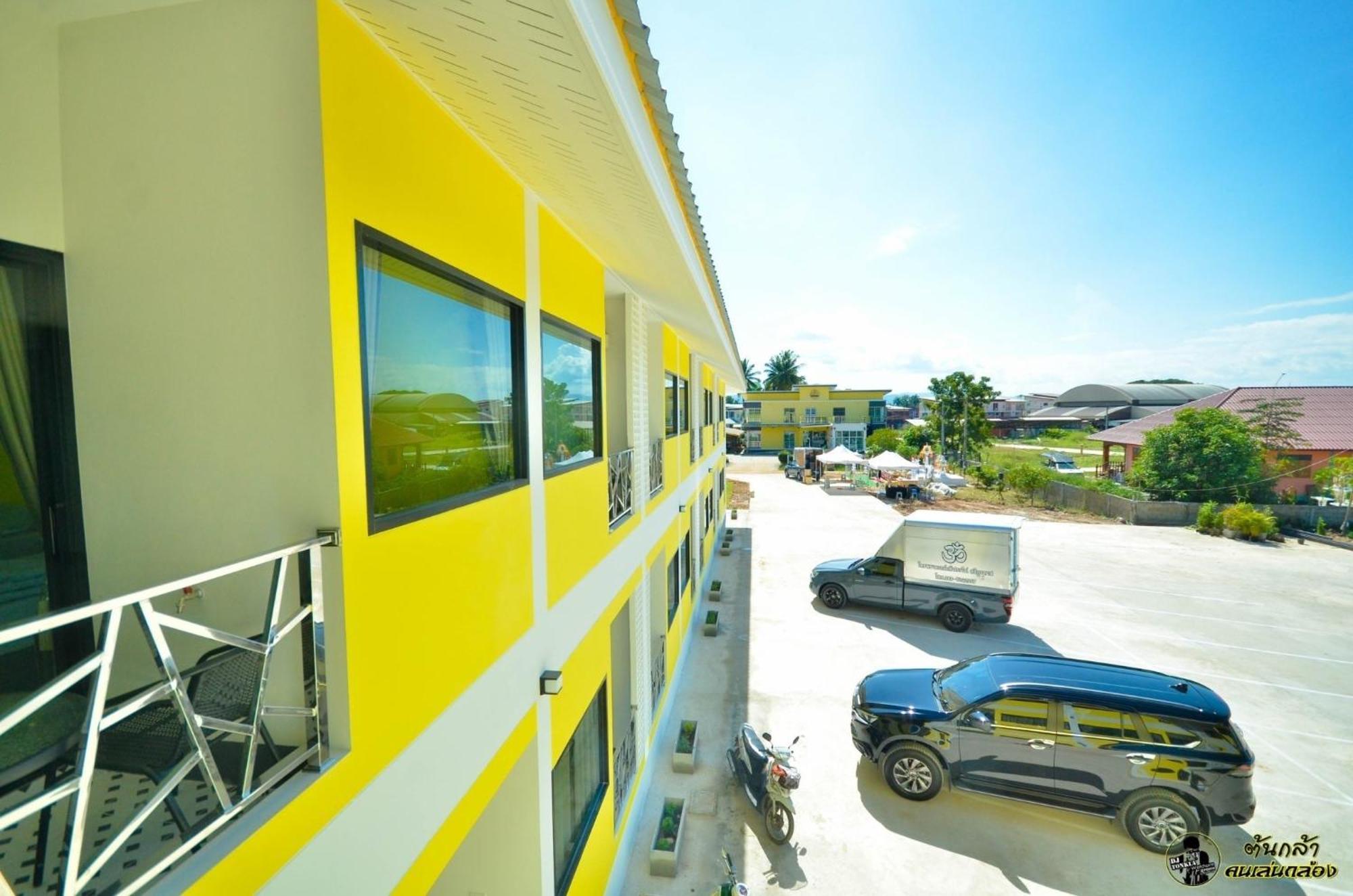 แอ่ว-ดีld Hotel&Residences Ngao Zewnętrze zdjęcie