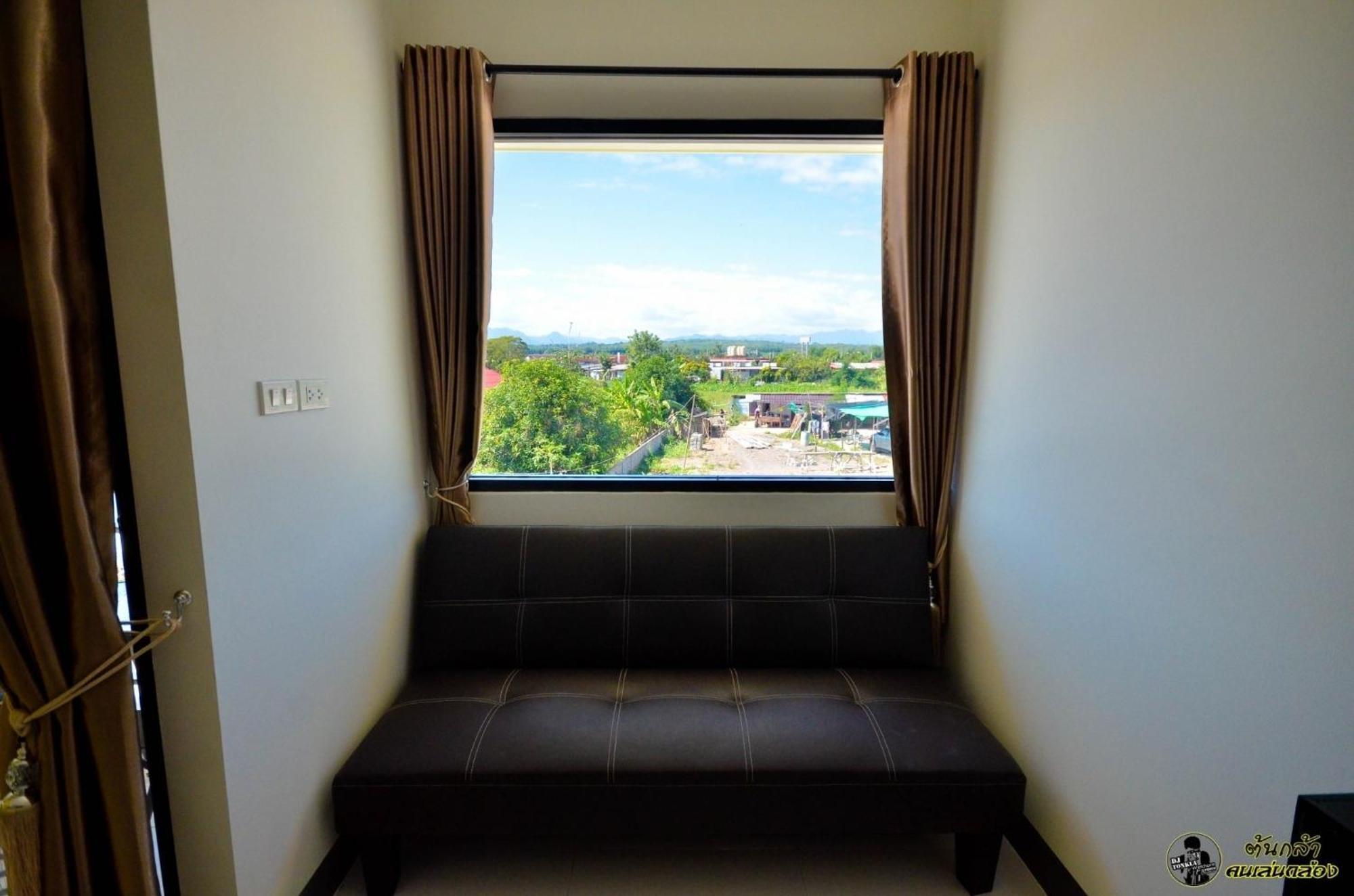แอ่ว-ดีld Hotel&Residences Ngao Zewnętrze zdjęcie