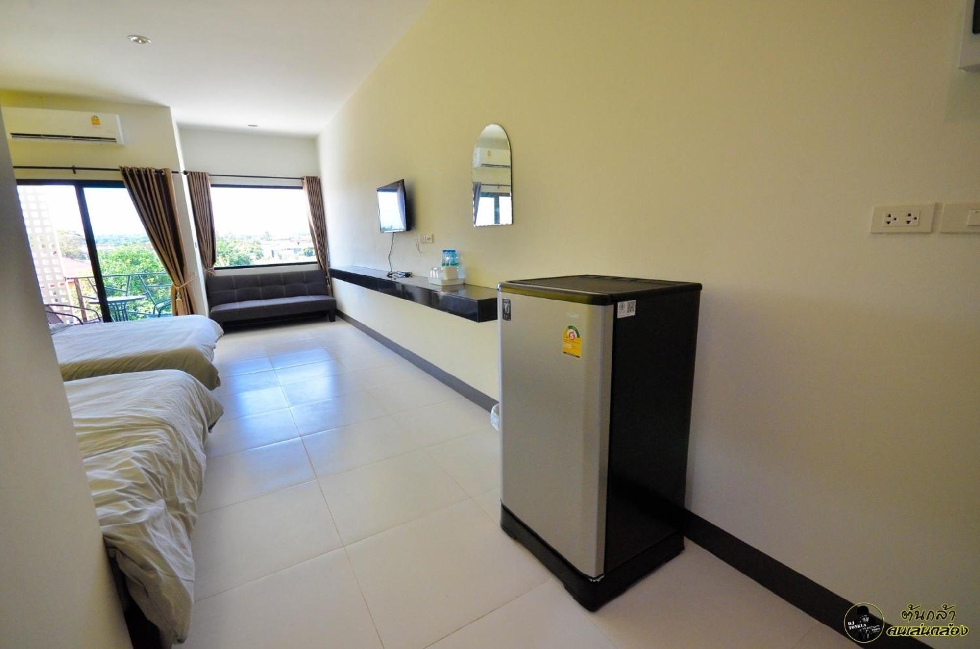 แอ่ว-ดีld Hotel&Residences Ngao Zewnętrze zdjęcie