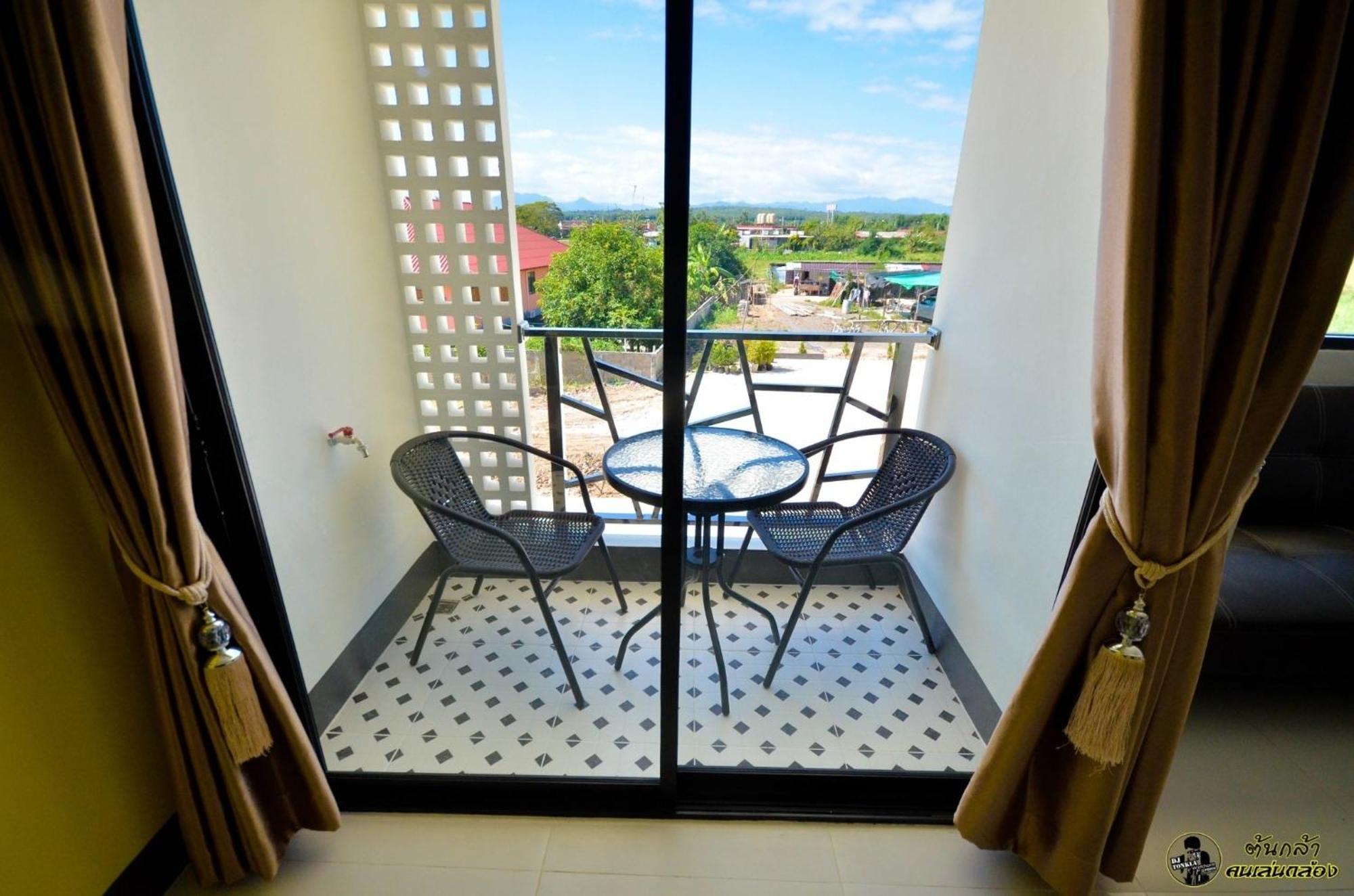 แอ่ว-ดีld Hotel&Residences Ngao Zewnętrze zdjęcie