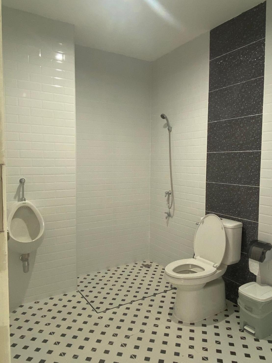 แอ่ว-ดีld Hotel&Residences Ngao Zewnętrze zdjęcie
