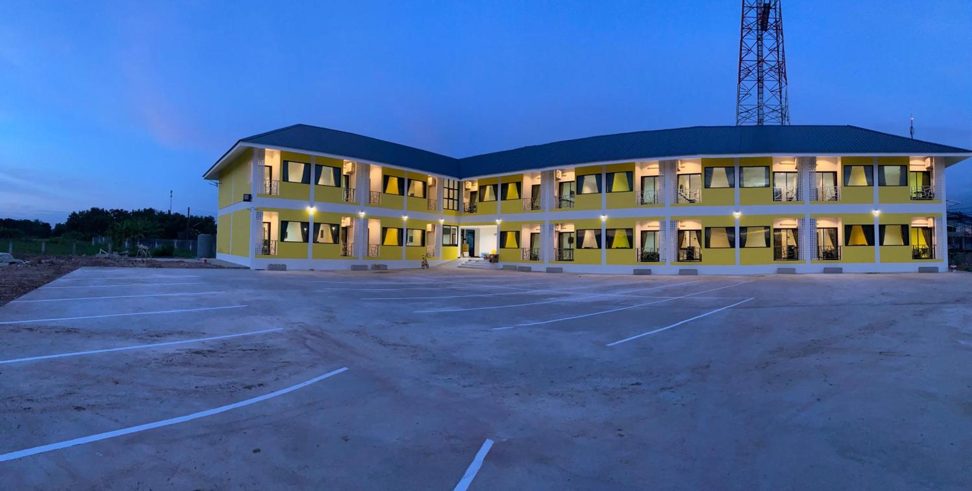 แอ่ว-ดีld Hotel&Residences Ngao Zewnętrze zdjęcie
